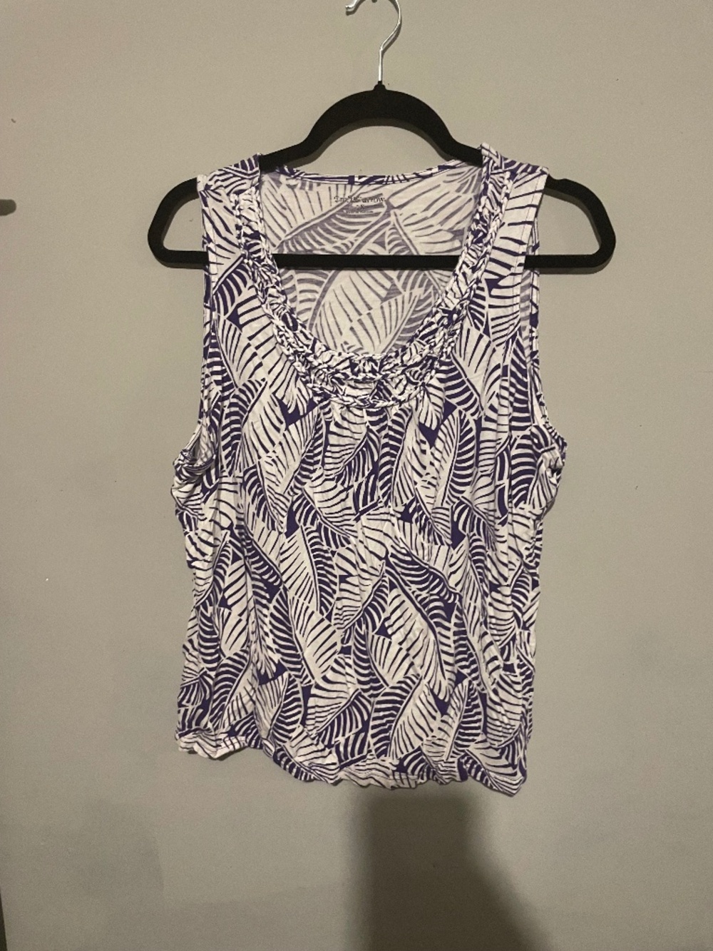 Croft and Barrow Women’s size 2X purple and white tank top